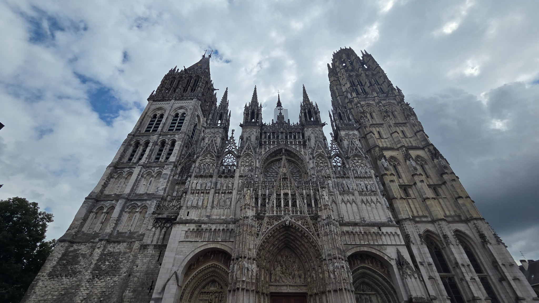 La Cathédrale de Rouen en ultra grand angle (x0.6)