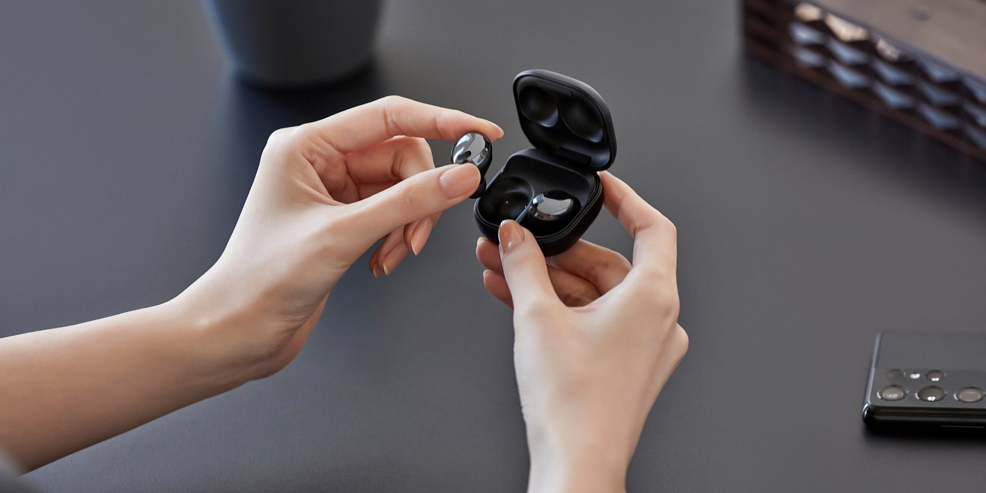 Après les Galaxy Buds Pro, Samsung s'apprête-t-il à présenter une paire de Galaxy Buds 2 ?