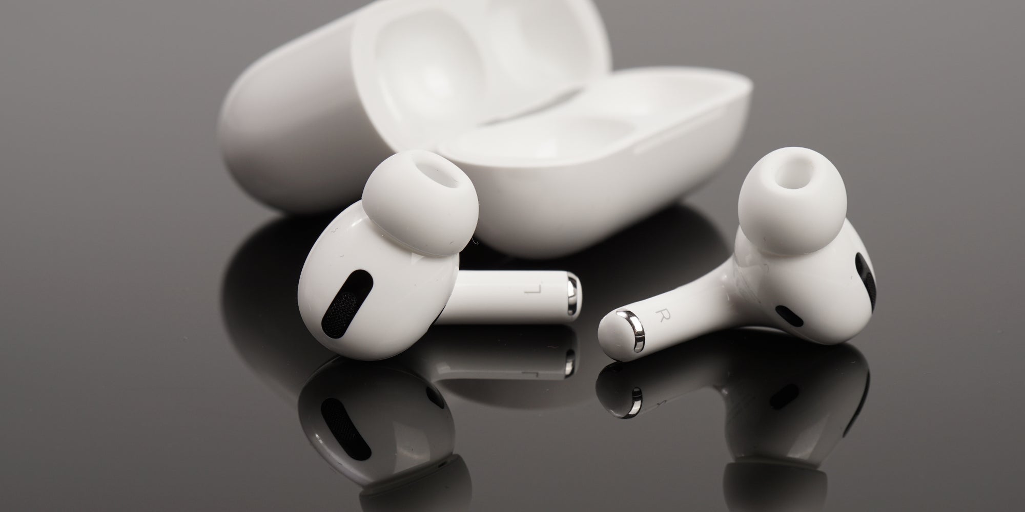 Apple domine toujours le marché des écouteurs sans fil grâce à ses fameux AirPods (photo du modèle Pro).
