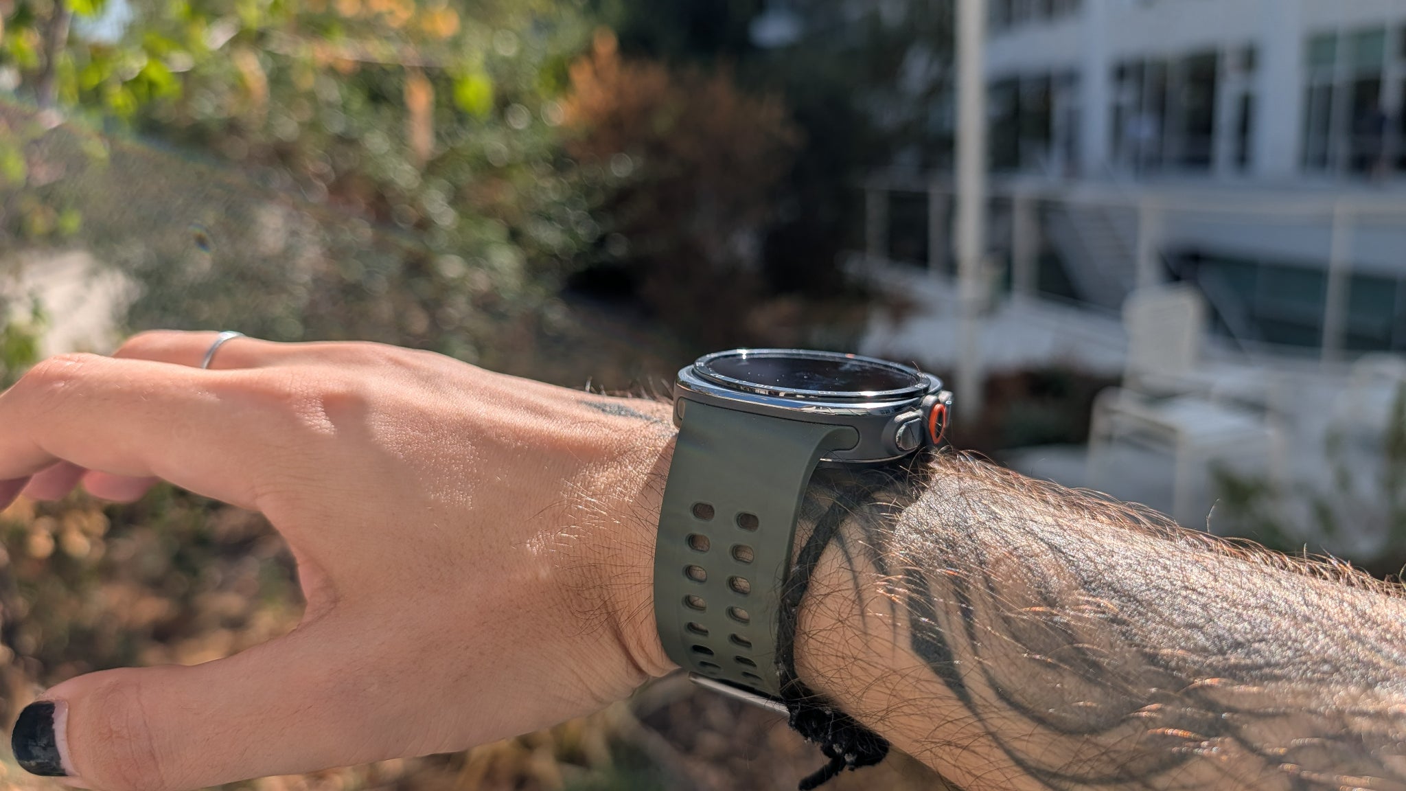 La Galaxy Watch Ultra2 conserve tout de même une épaisseur conséquente