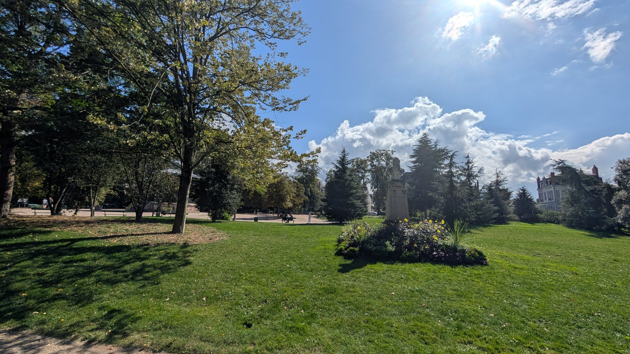 Le mode ultra grand-angle permet de capturer plusieurs éléments à la fois sans perdre en netteté...