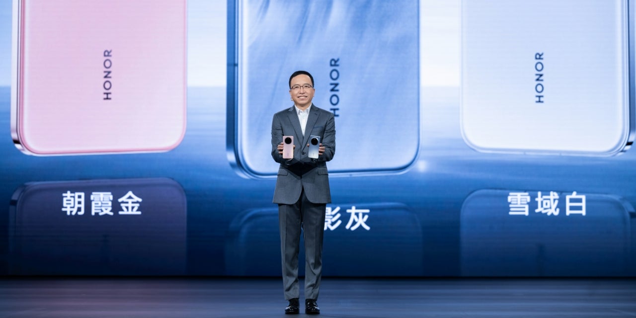 Les HONOR Magic7 et Magic7 Pro, présentés ce 29 octobre à Shenzhen (Chine).