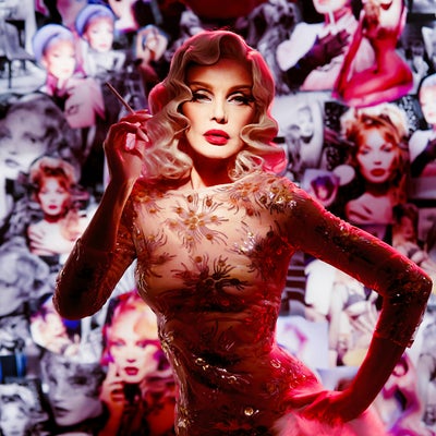 Arielle Dombasle sort son nouveau single et répond à un grand mystère