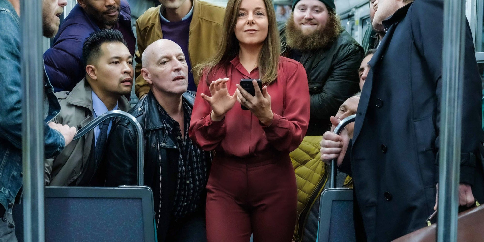 Et si les applications de rencontres lui permettait de retrouver la folie des premiers jours ? Découvrez les aventures d'Iris dans le film "Iris et les hommes", disponible en VOD. 