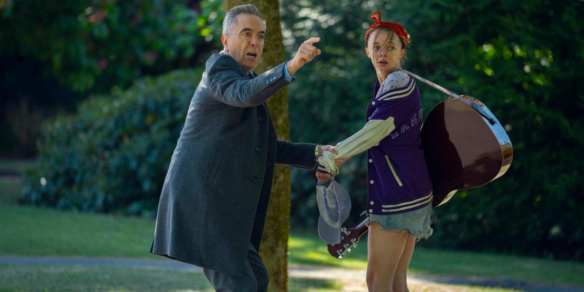 Elle de Lange et James Nesbitt dans la série "Ne t'enfuis plus" (Run Away) sur Netflix. 