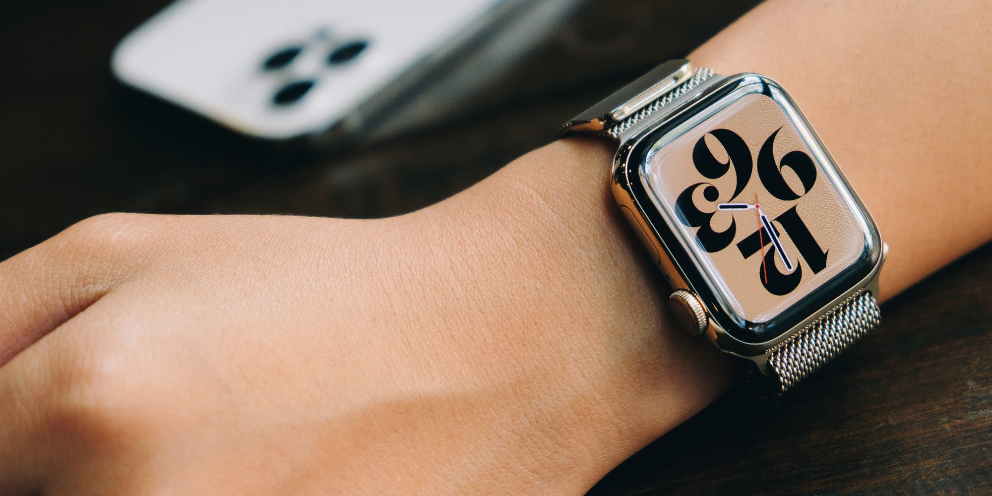 La marque à la pomme serait-elle prête à abandonner le design carré, emblématique de sa montre connectée, toujours présent sur l'Apple Watch Series 6 ?