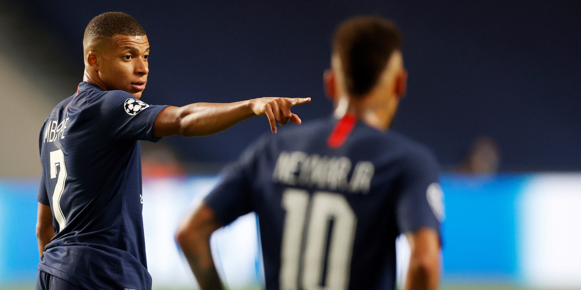 Kylian Mbappé et Neymar lors de la finale de Ligue des Champions, PSG - Bayern Munich, à Lisbonne, le 23 août 2020.