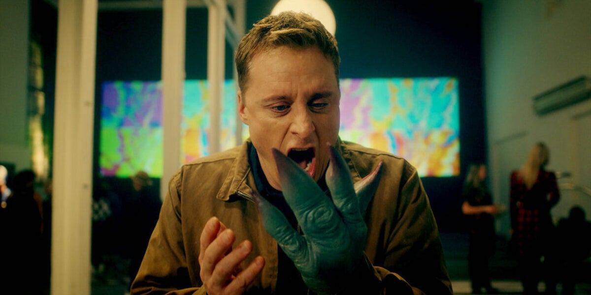 La suite de la saison 2 de Resident Alien débarque sur SYFY dès aujourd'hui