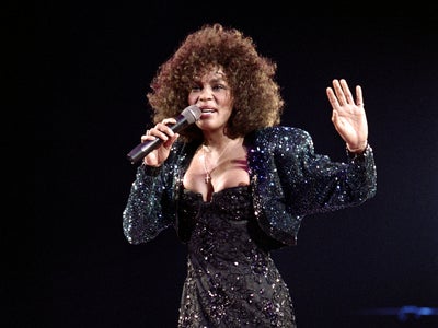Découvrez un titre inédit de… Whitney Houston !