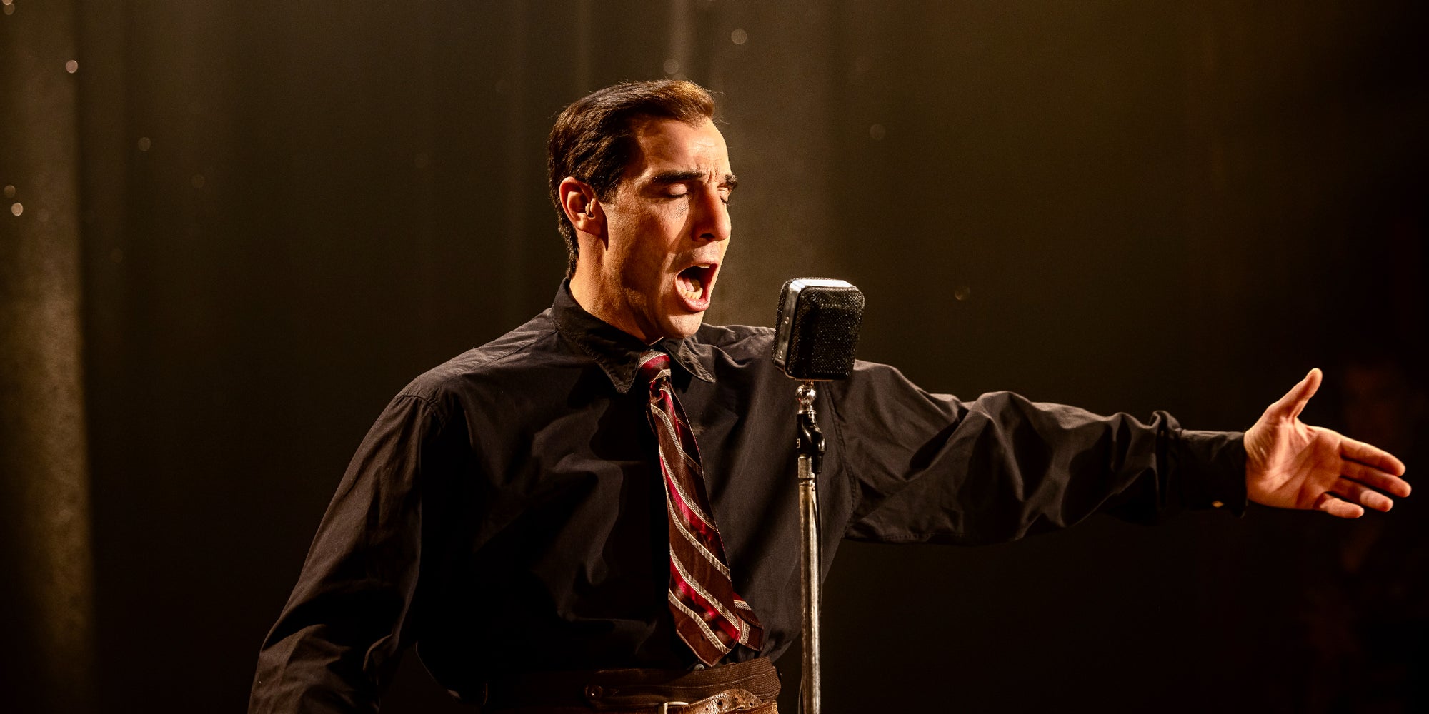 Tahar Rahim dans "Monsieur Aznavour".