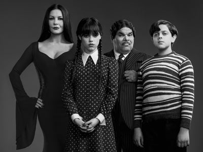 Mercredi : la famille Addams de Tim Burton se présente en images
