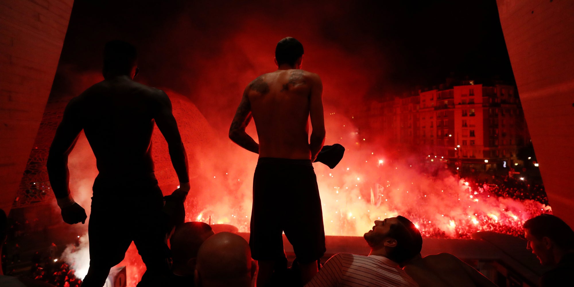 Angel Di Maria et ses partenaires de jeu parisiens célèbrent leur victoire face au Borussia Dortmund au Parc des Princes, à Paris, le 11 mars 2020.