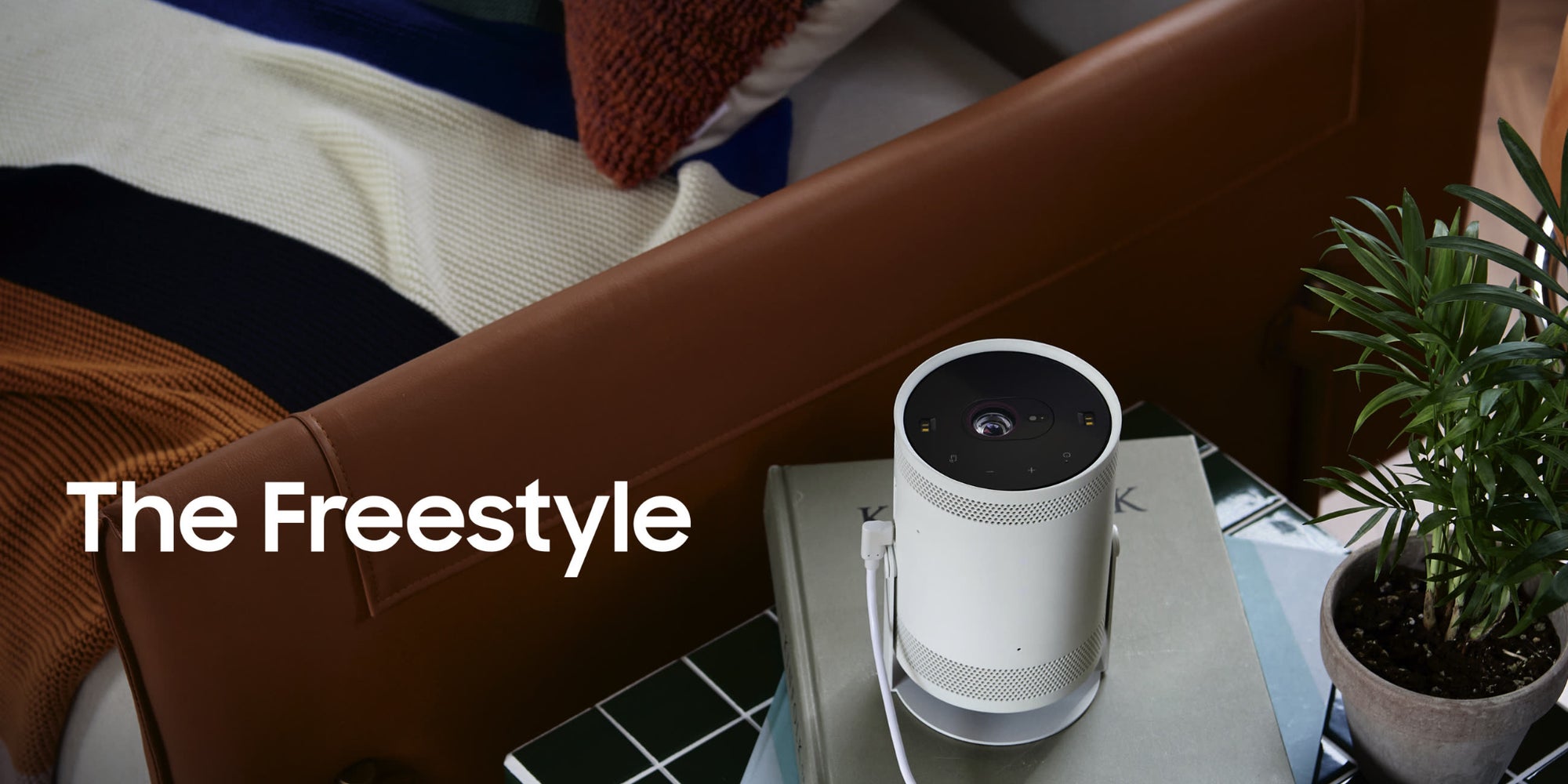 The Freestyle est orientable à 180° pour une diffusion sur un mur comme au plafond