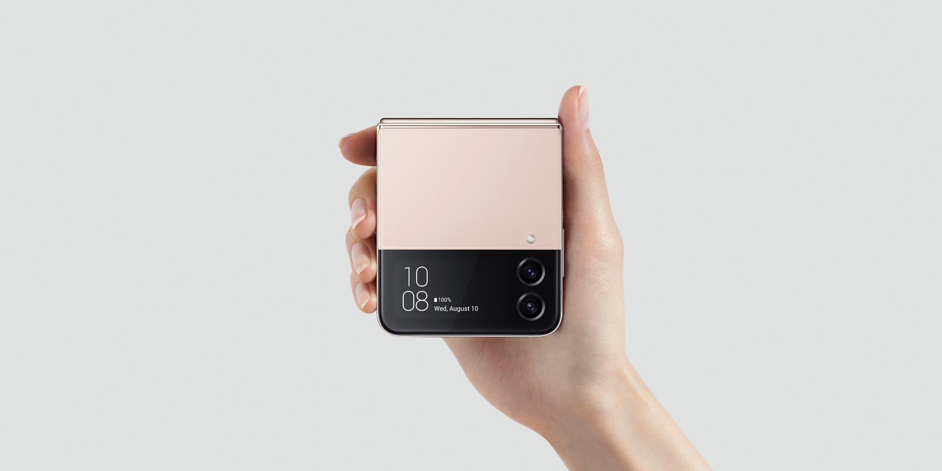 Bien plus grand que celui de son prédécesseur, le Samsung Galaxy Z Flip4 (en photo), l'écran externe du Galaxy Z Flip5 pourrait permettre d'utiliser des applications même quand il est plié.