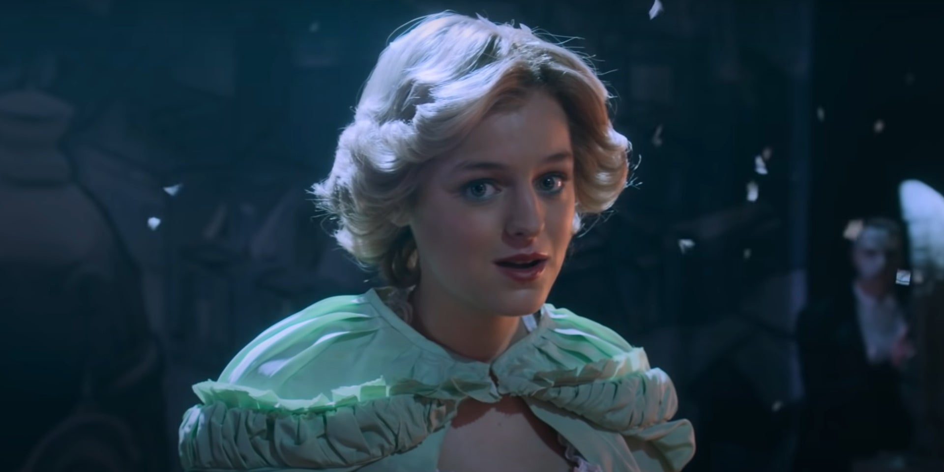 Emma Corrin dans le rôle de Lady Di pour la série The Crown sur Netflix