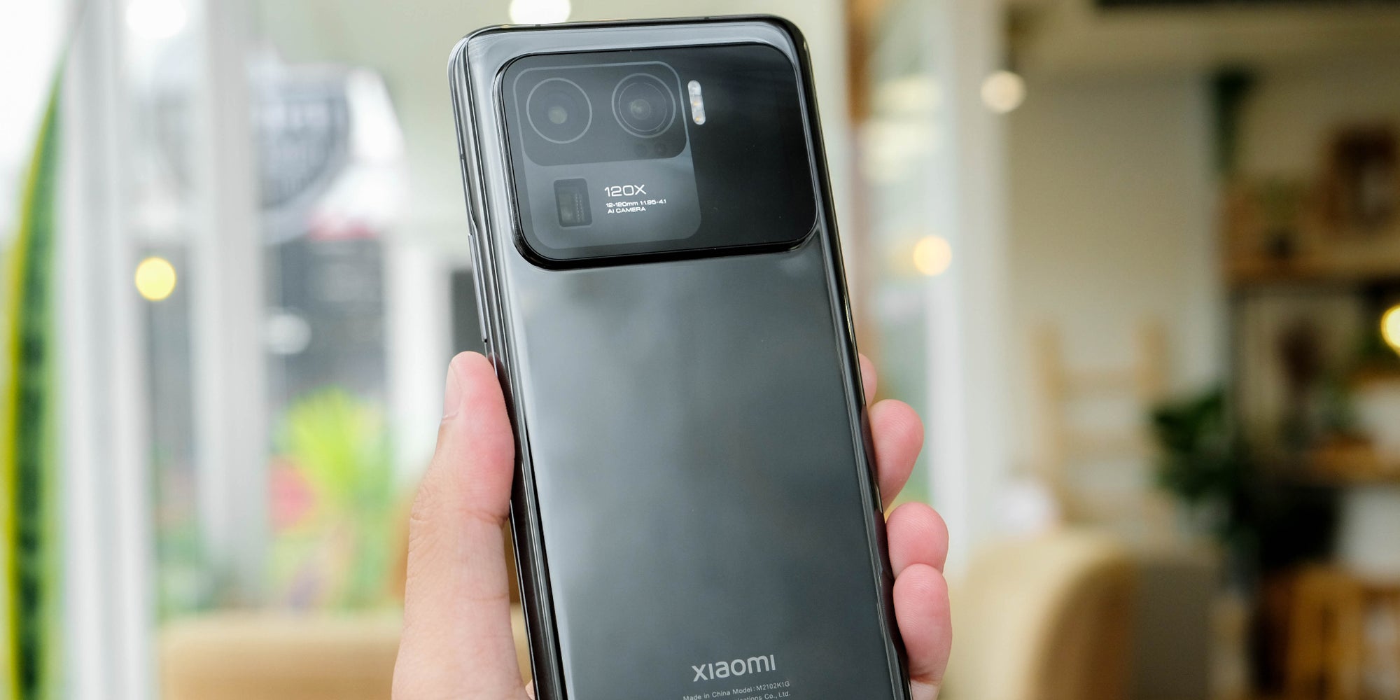 Le Xiaomi Mi 11 Ultra, sorti le 5 mai 2021 chez SFR, a ravi la presse spécialisée