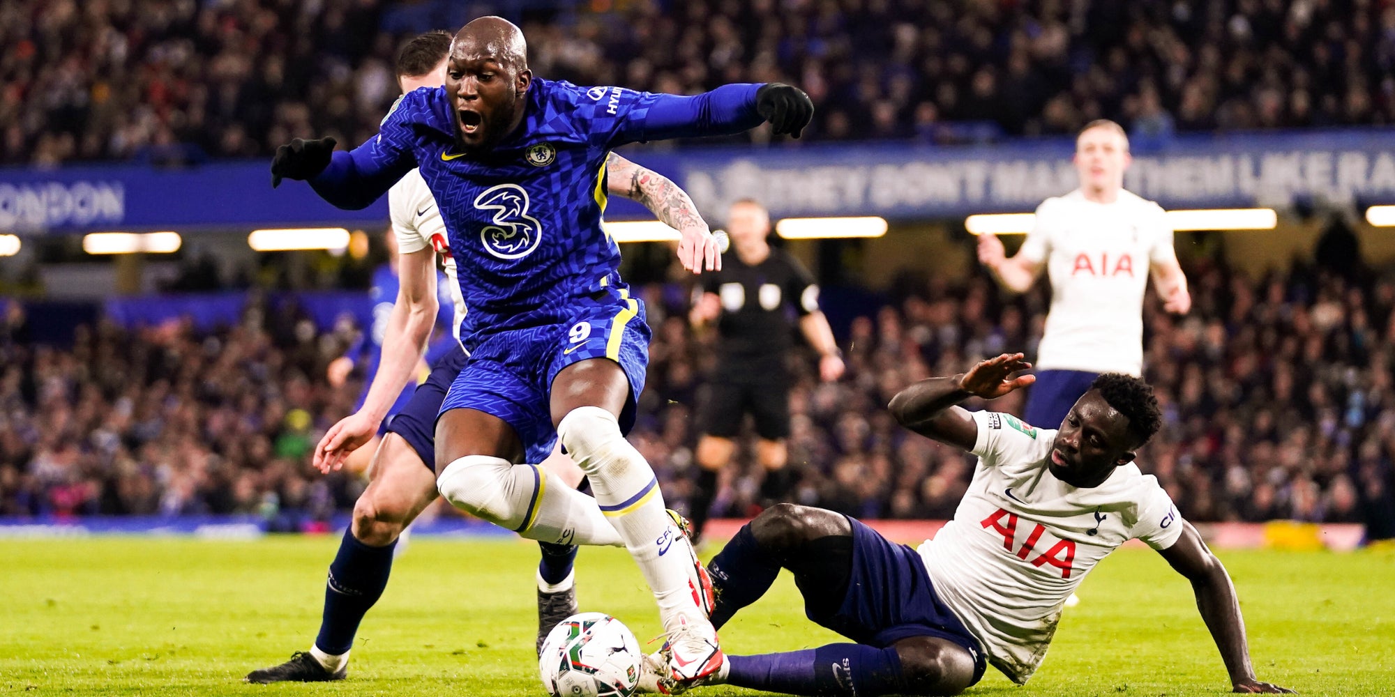 Les joueurs de Chelsea et Tottenham lors de la demi-finale aller de Carabao Cup, le 5 janvier 2022 à Stamford Bridge, Londres