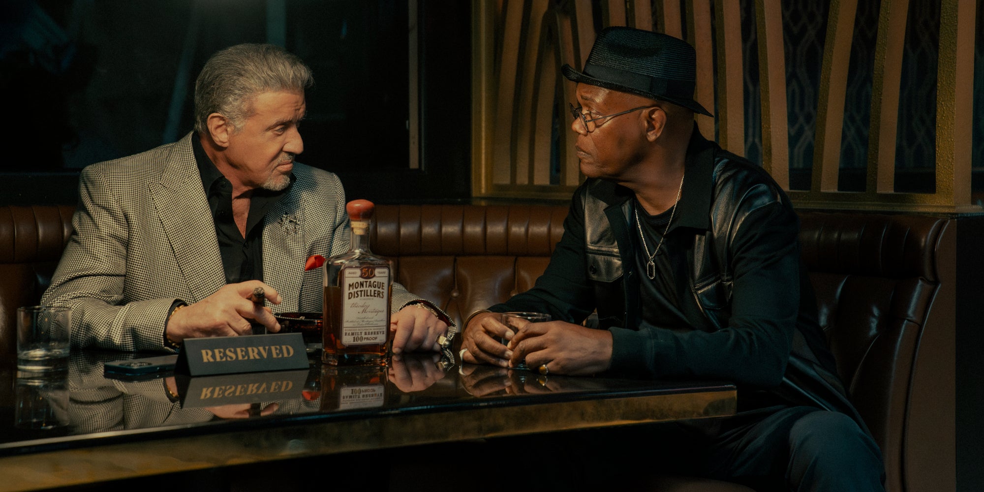Sylvester Stallone et Samuel L. Jackson dans la saison 3 de ''Tulsa King'', à découvrir sur Paramount+.