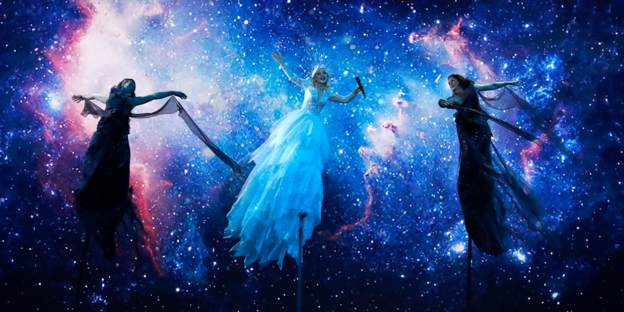 La chanteuse australienne Kate Miller-Heidke, candidate à l’Eurovision 2019 et sa performance intergalactique sur la chanson Zero Gravity, l’un des titres favoris de la rédaction pour cette édition.