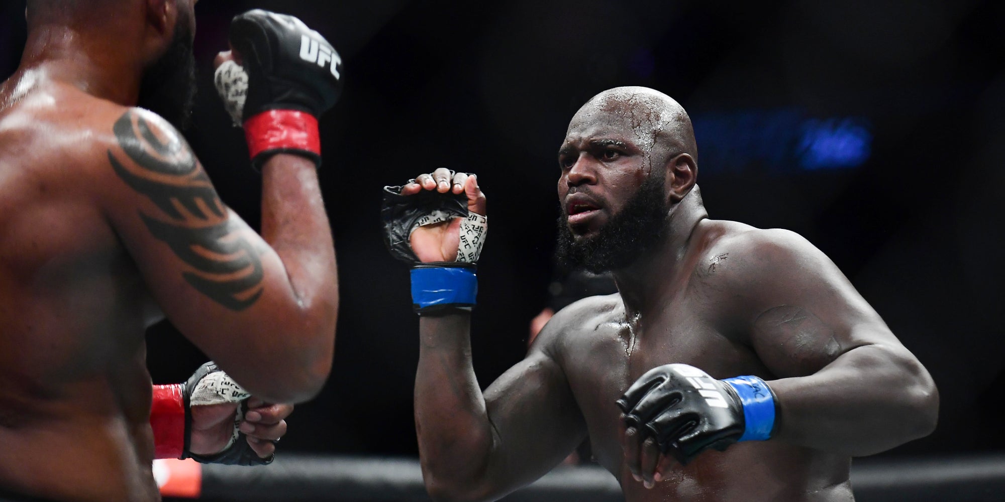 Jairzinho Rozenstruik (à droite) lors de l'UFC 266 à Las Vegas, Nevada