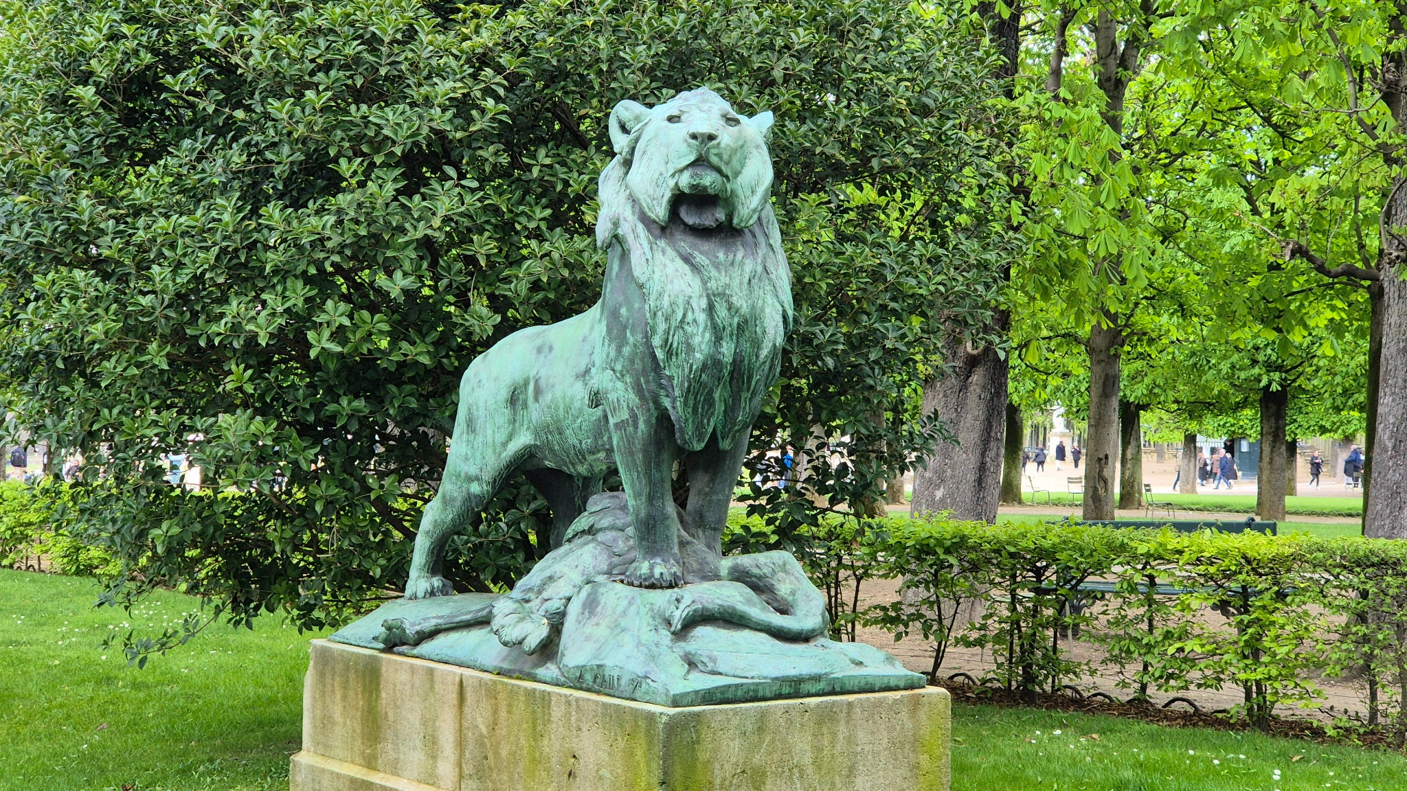 Passons ensuite au x3. Le Galaxy S24 s'en sort à merveille : les couleurs et les imperfections de la statue ressortent très bien... Passons ensuite au x3. Le Galaxy S24 s'en sort à merveille : les couleurs et les imperfections de la statue ressortent très bien...