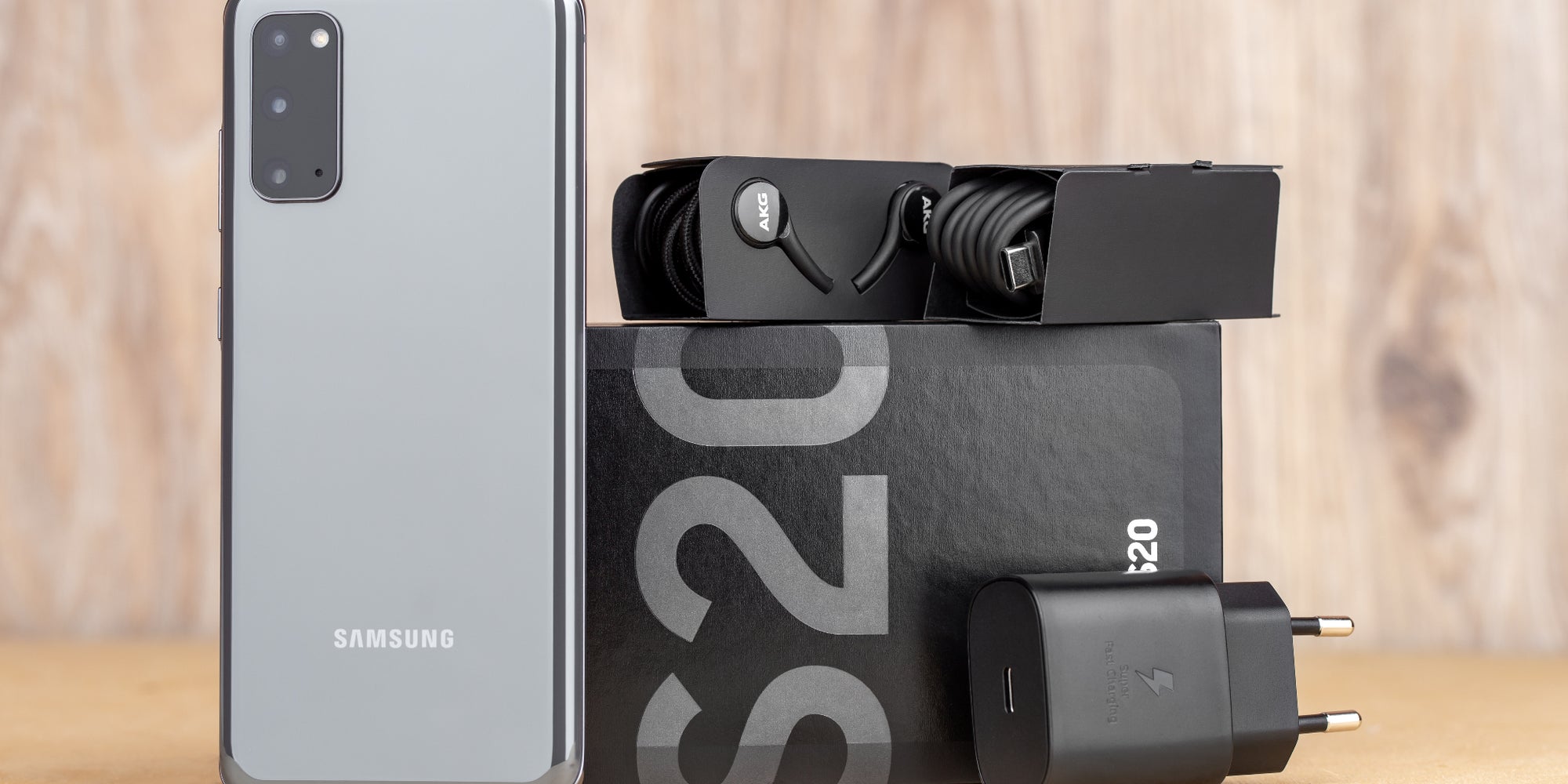 Exit les chargeurs dans les boîtes des prochains smartphones Samsung ?