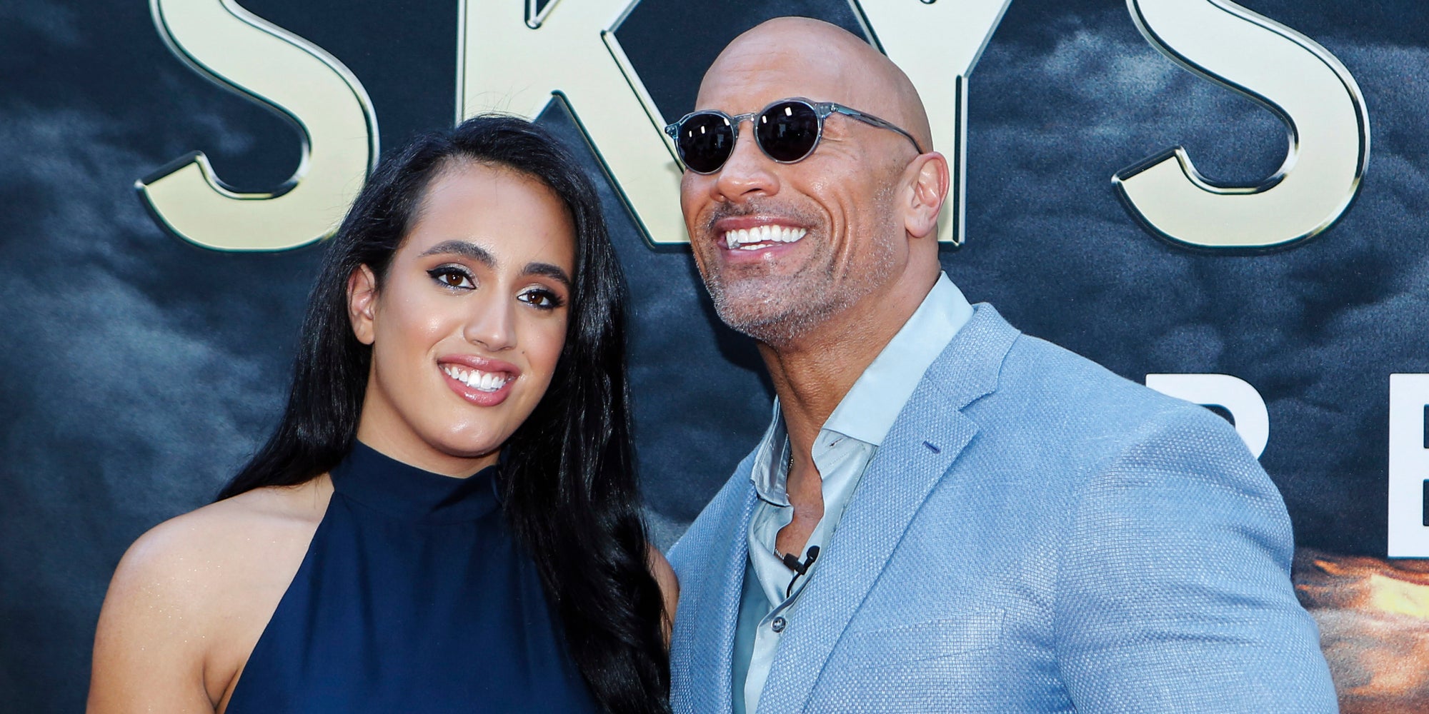 Simone Johnson aux côtés de son père, Dwayne "The Rock" Johnson, à l'avant-première de "Skyscraper" à New York, le 10 juillet 2018.