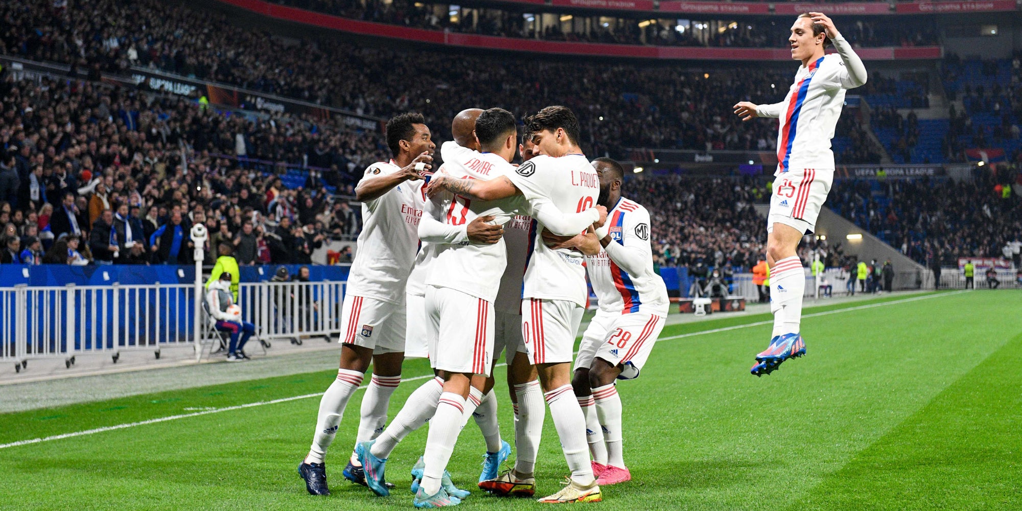 Les joueurs de l'OL lors de la qualification en 8es de finale de la Ligue Europa contre le FC Porto, le 17 mars 2022 au Groupama Stadium, Décines-Charpieu