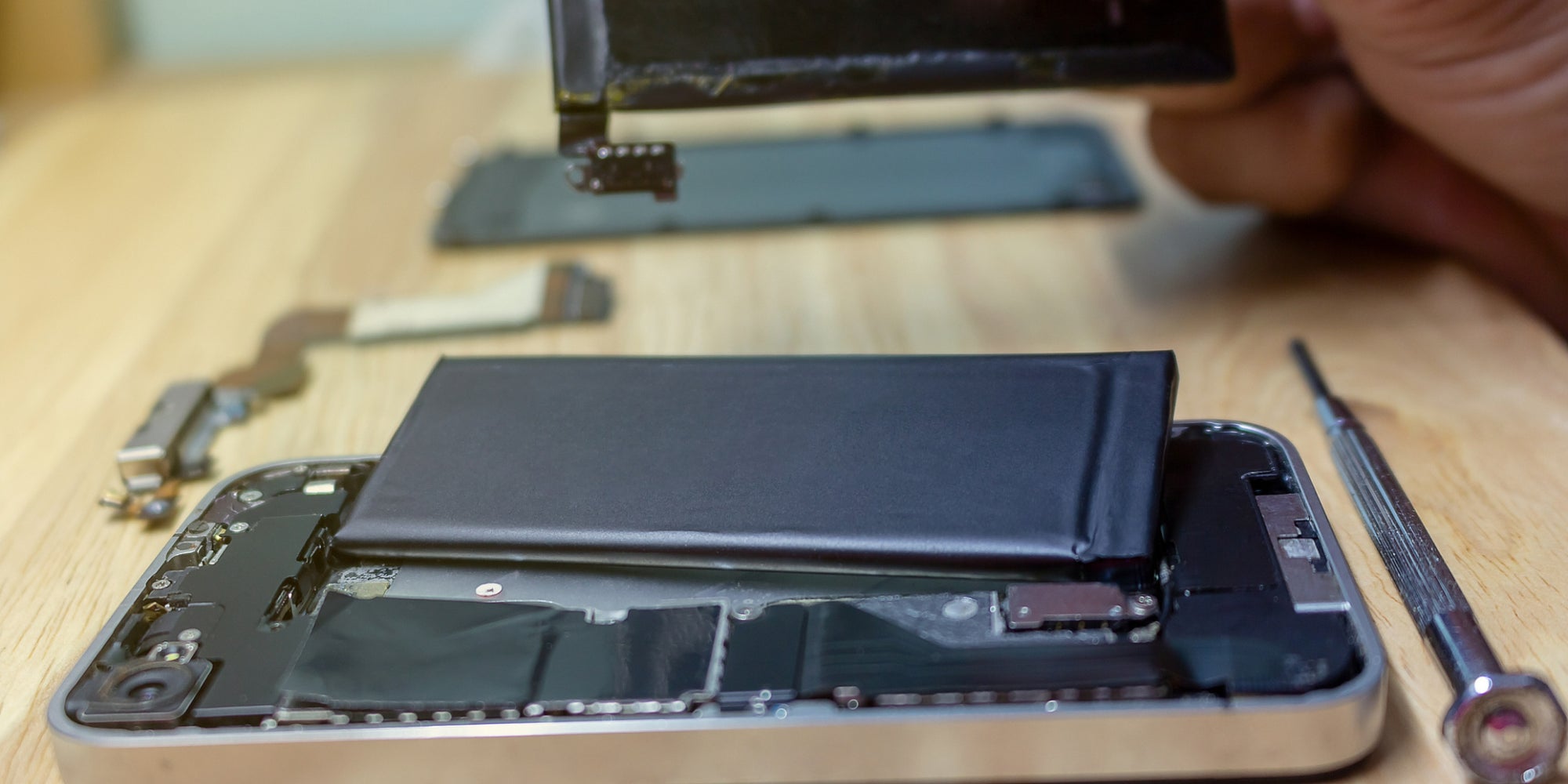 D'ici quelques mois, certaines pièces des iPhone pourront être remplacées par des pièces d'occasion.