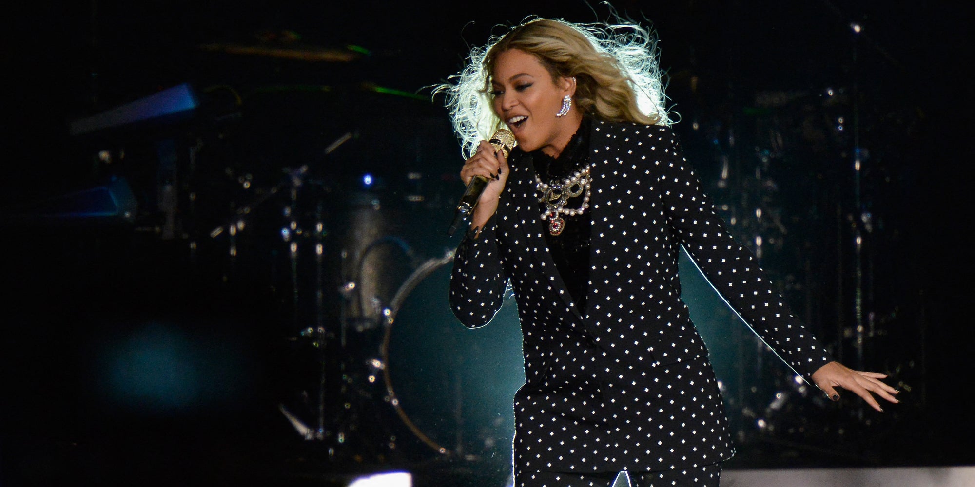 Beyoncé sur scène lors d'un concert en soutien à Hillary Clinton, au Wolstein Center de Cleveland, Ohio, le 4 novembre 2016. 