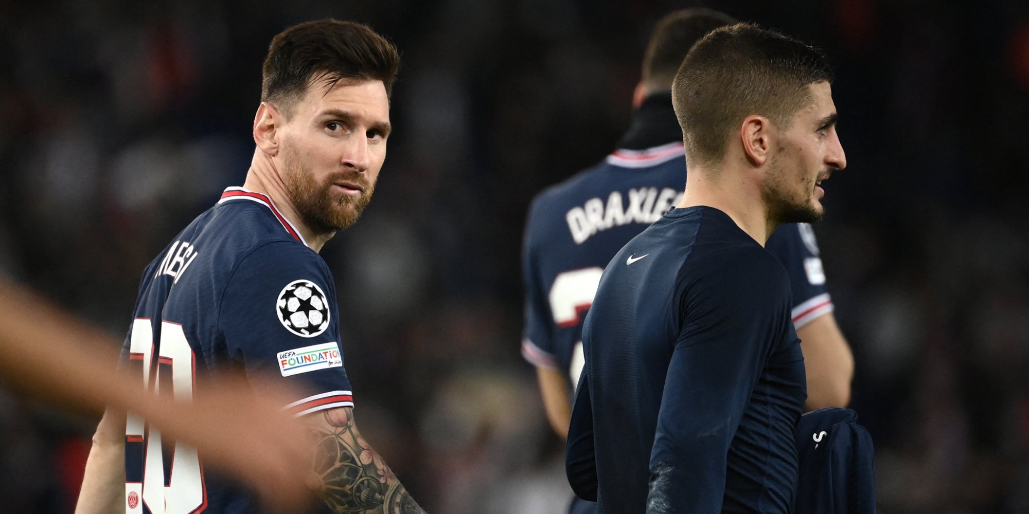 Lionel Messi, aux côtés de son coéquipier Marco Verratti après le match de Ligue des Champions PSG - RB Leipzig au Parc des Princes, le 19 octobre 2021.