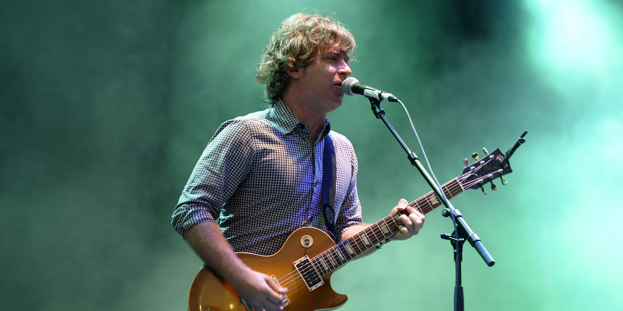 Matthew Caws, le chanteur de Nada Surf, sur la scène du Festival de Benicasim le 17 juillet 2008