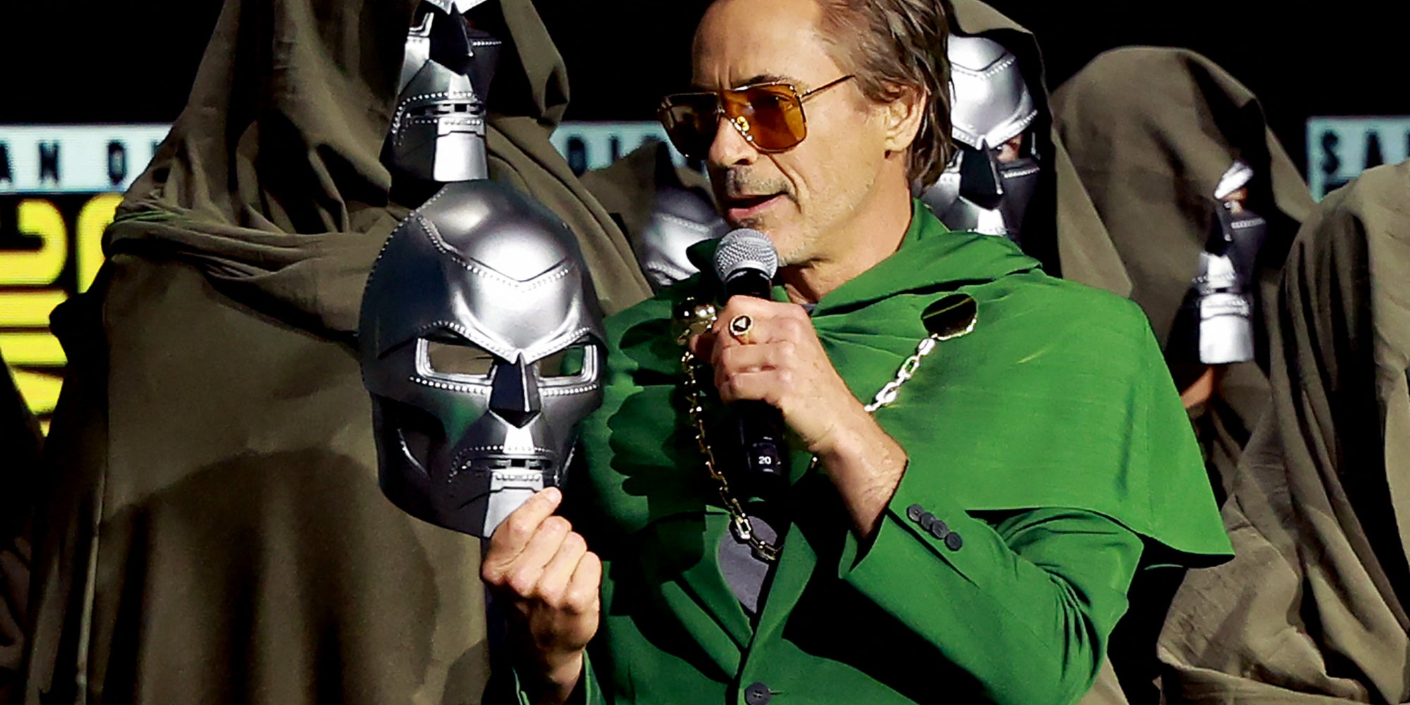 Robert Downey Jr. sur scène lors du panel Marvel Studios, à l'occasion du Comic-Con International 2024, le 27 juillet 2024 au Convention Center de San Diego.