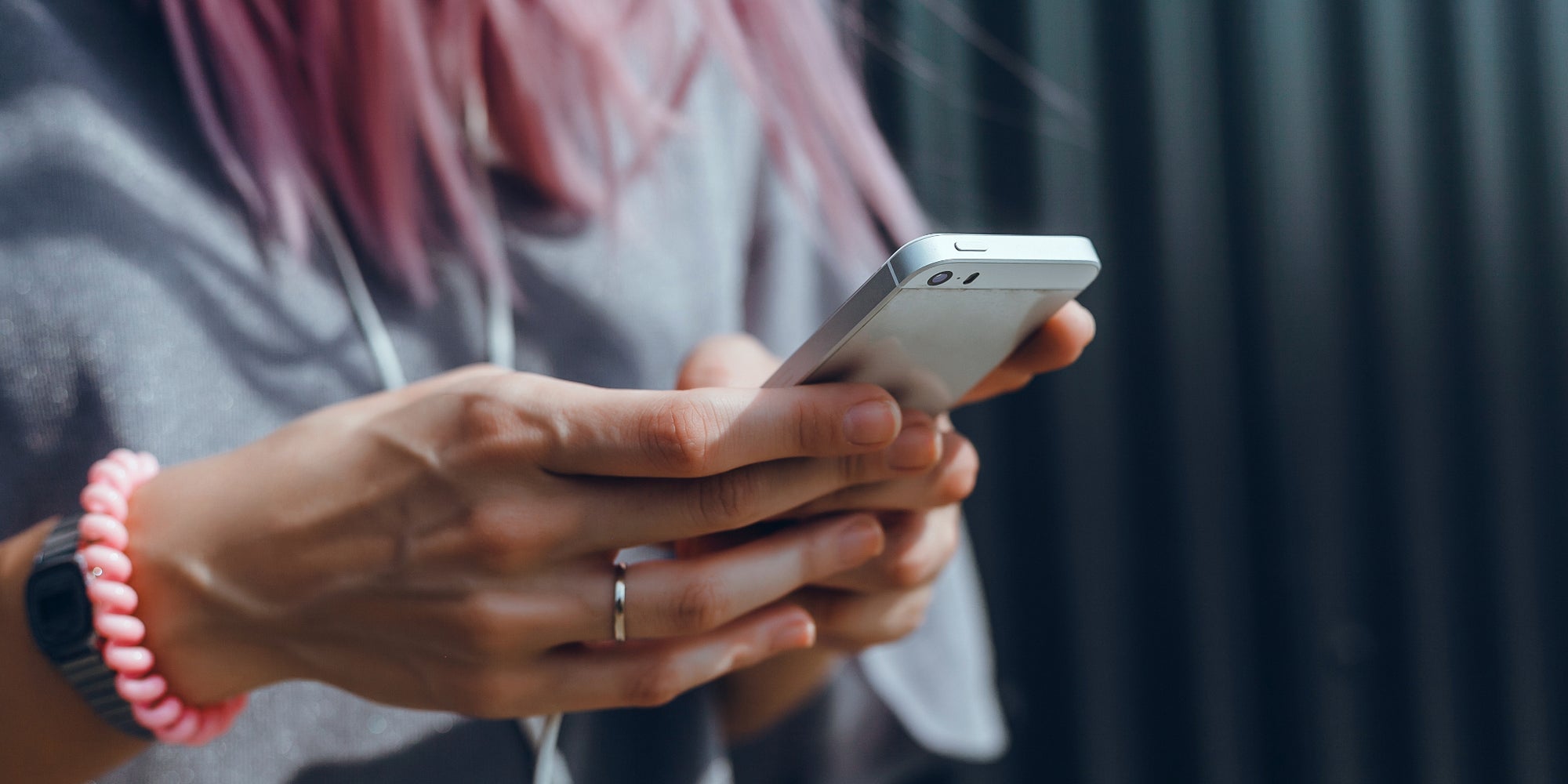 Les jeunes américains ne jurent que par le smartphone de la marque à la pomme...