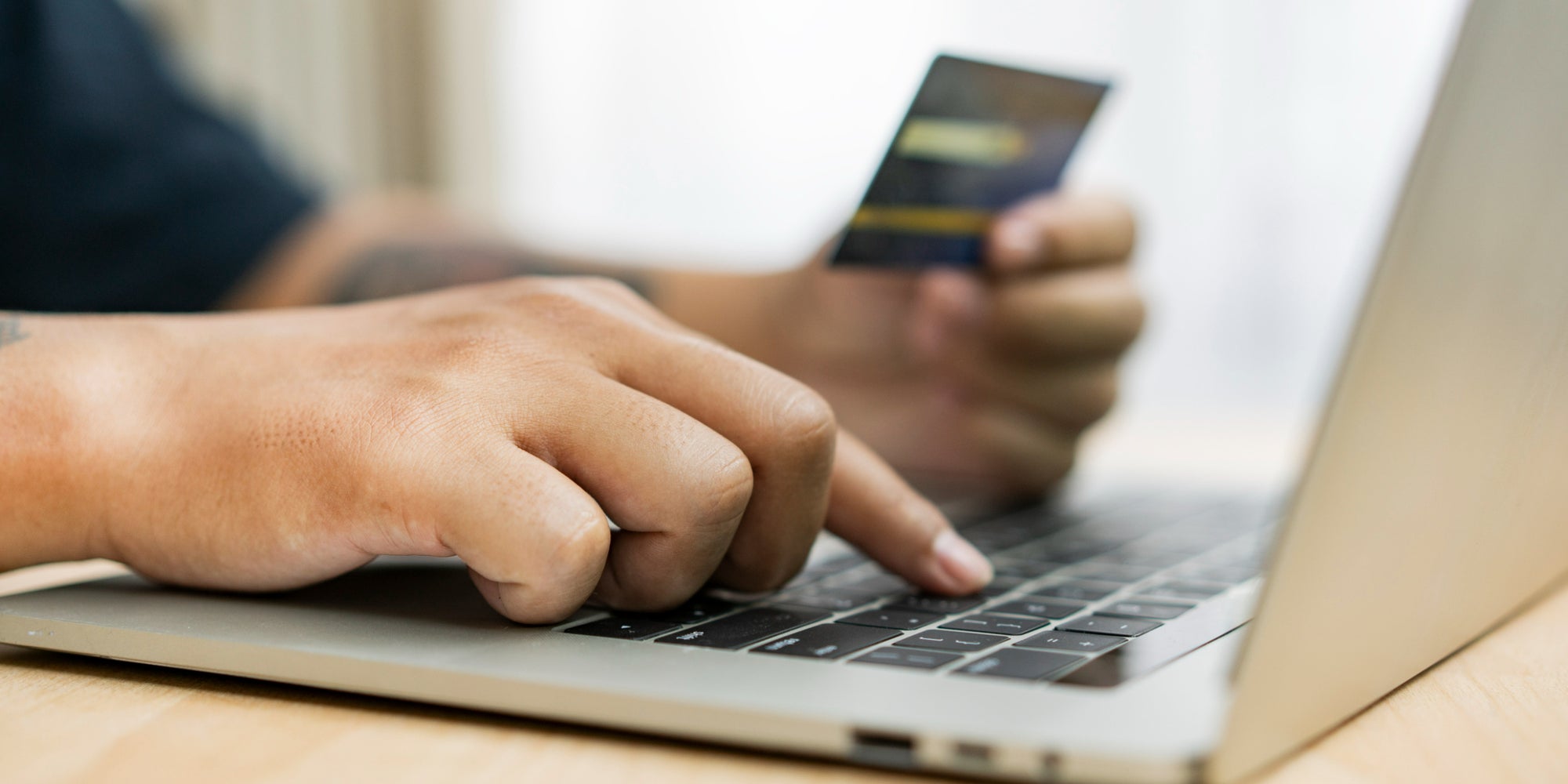 Gare aux faux sites marchands : un vaste réseau pirate, ayant possédé quelque 75 000 sites frauduleux, a récemment été révélé.