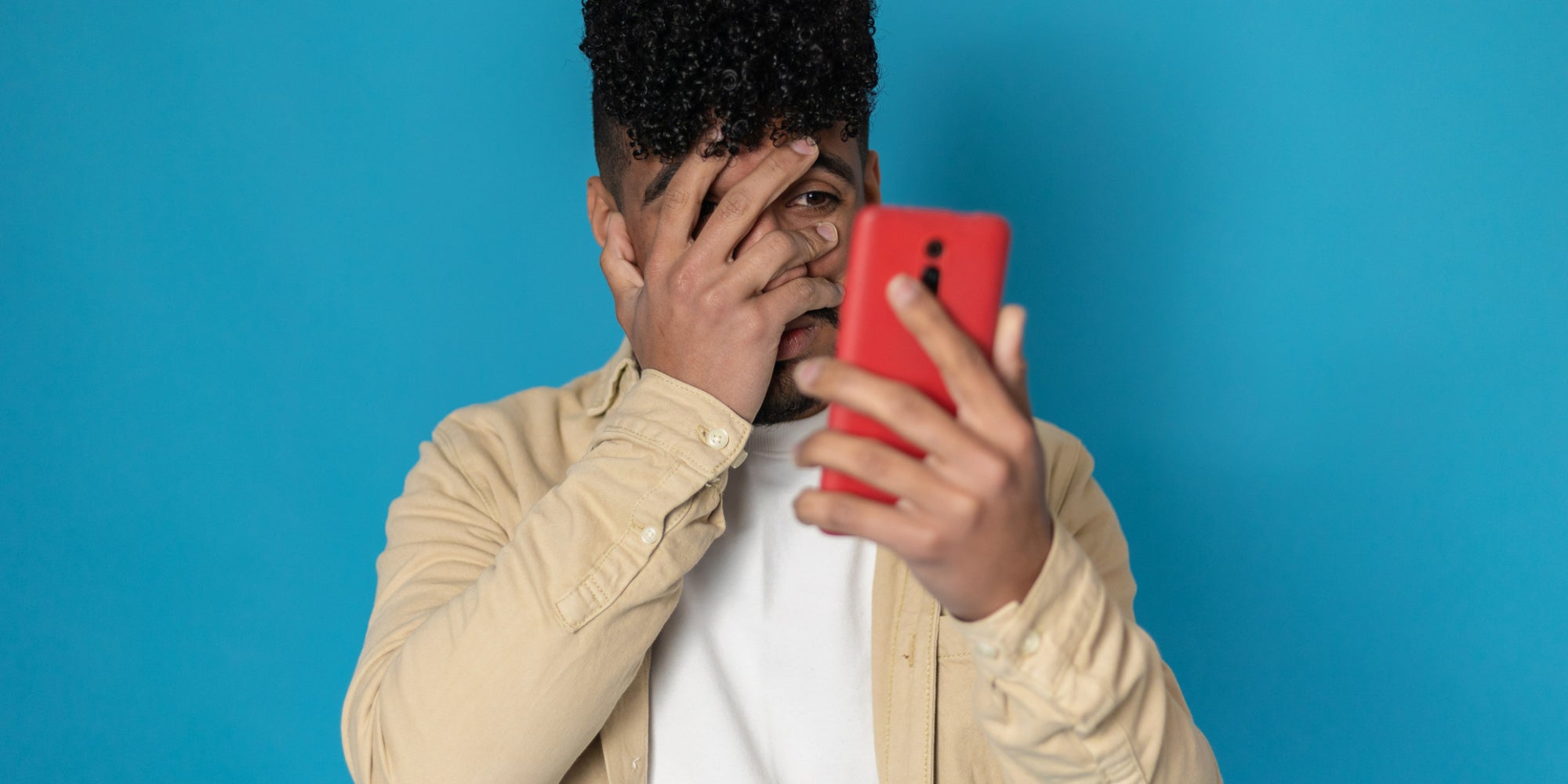 Face à des arnaques par SMS de plus en plus nombreuses, voici comment se protéger et ne pas tomber dans le piège.