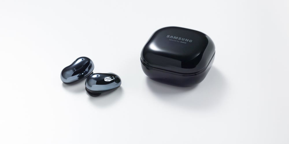 Les Samsung Galaxy Buds Live sont disponibles dans leur coloris "Mystic Black" à prix réduit pendant les French Days chez SFR.