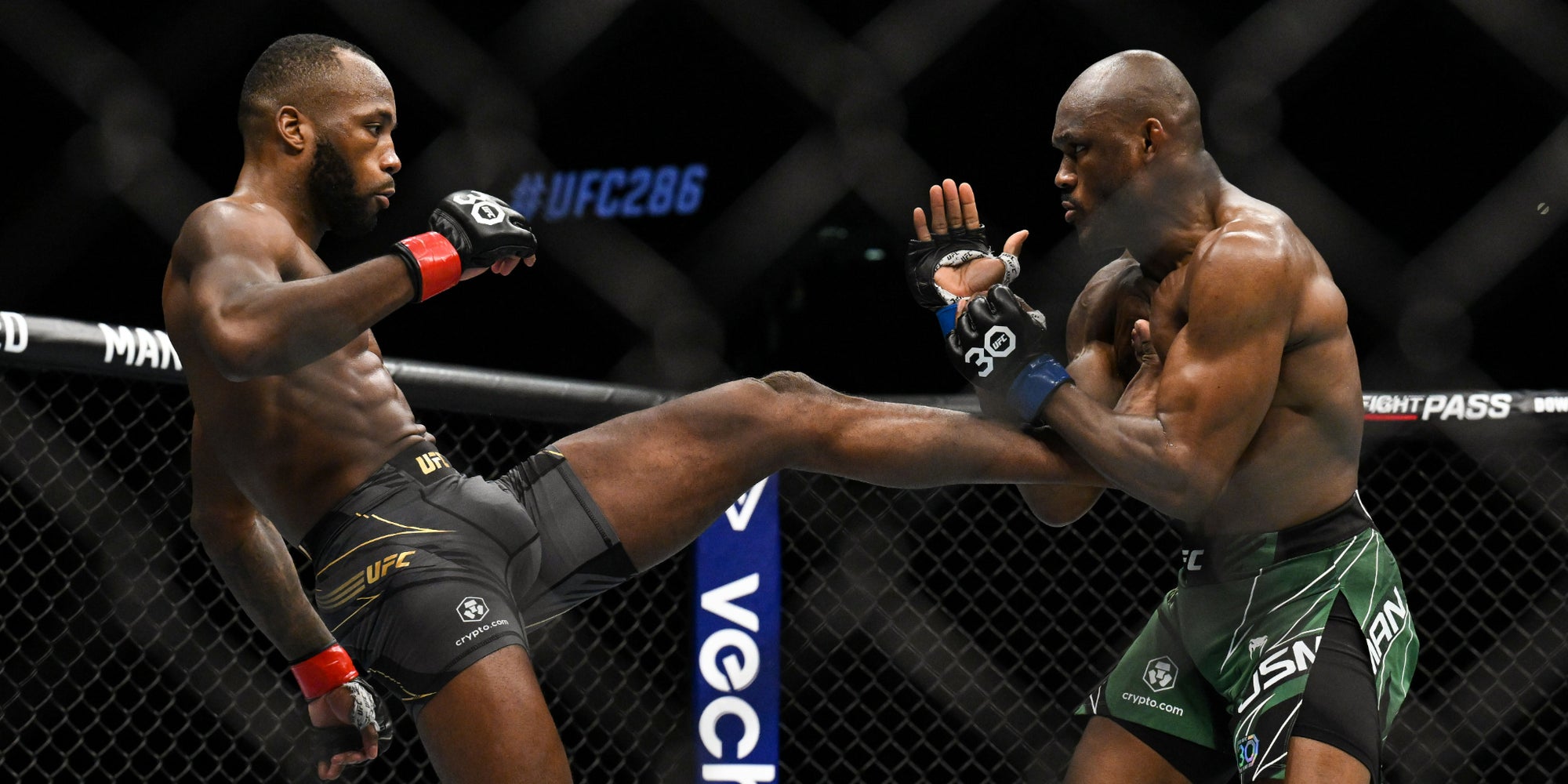 Leon Edwards lors de son combat face à Kamaru Usman, le 18 mars 2023 à l'O2 Arena (Londres).