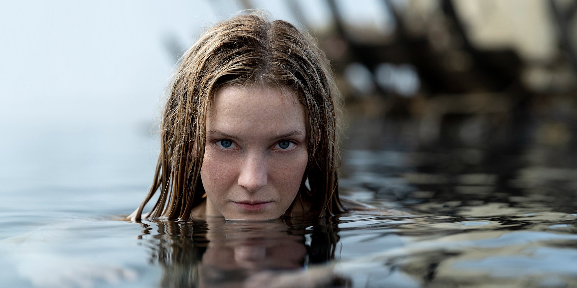 Galadriel (Morfydd Clark) dans la série Le Seigneur des Anneaux : Les Anneaux de pouvoir sur Prime Video