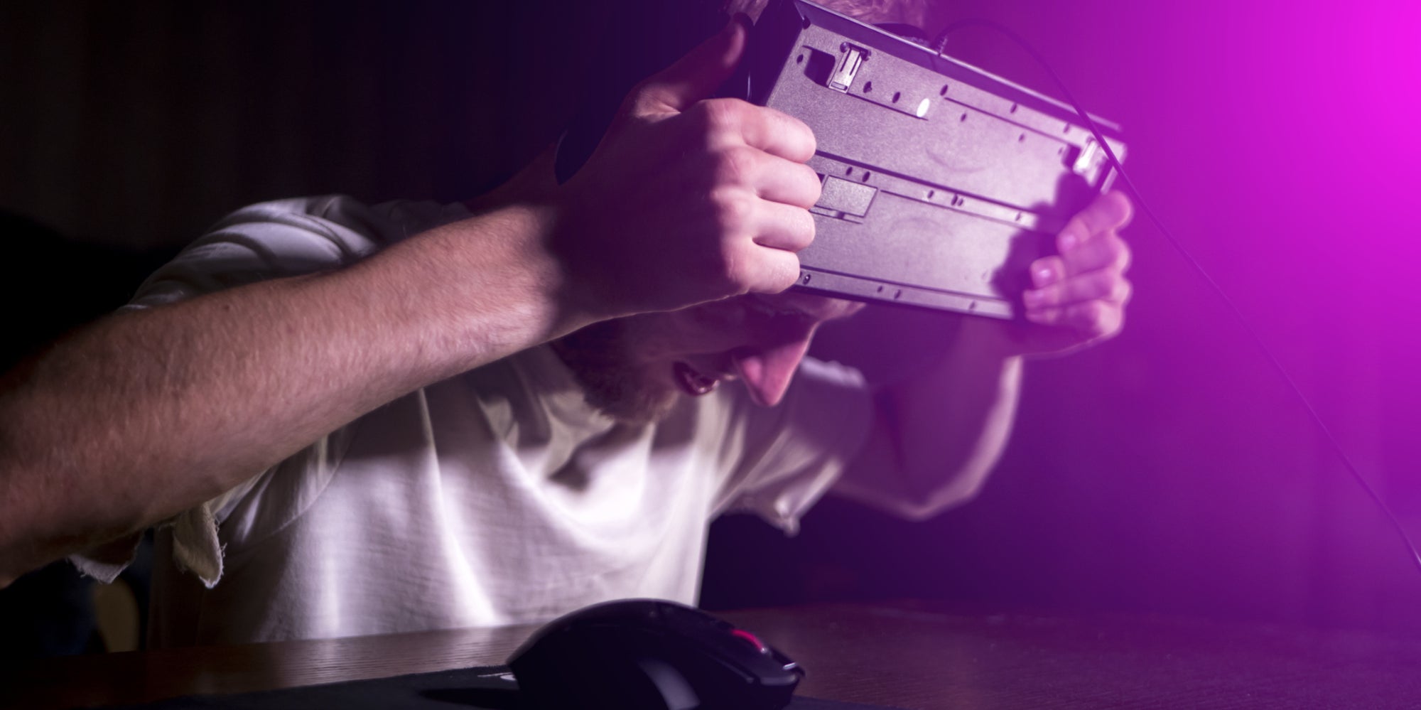 Proverbe chinois : "quand tu commences à te frapper la tête avec le clavier, c'est qu'il est l'heure d'arrêter de jouer".