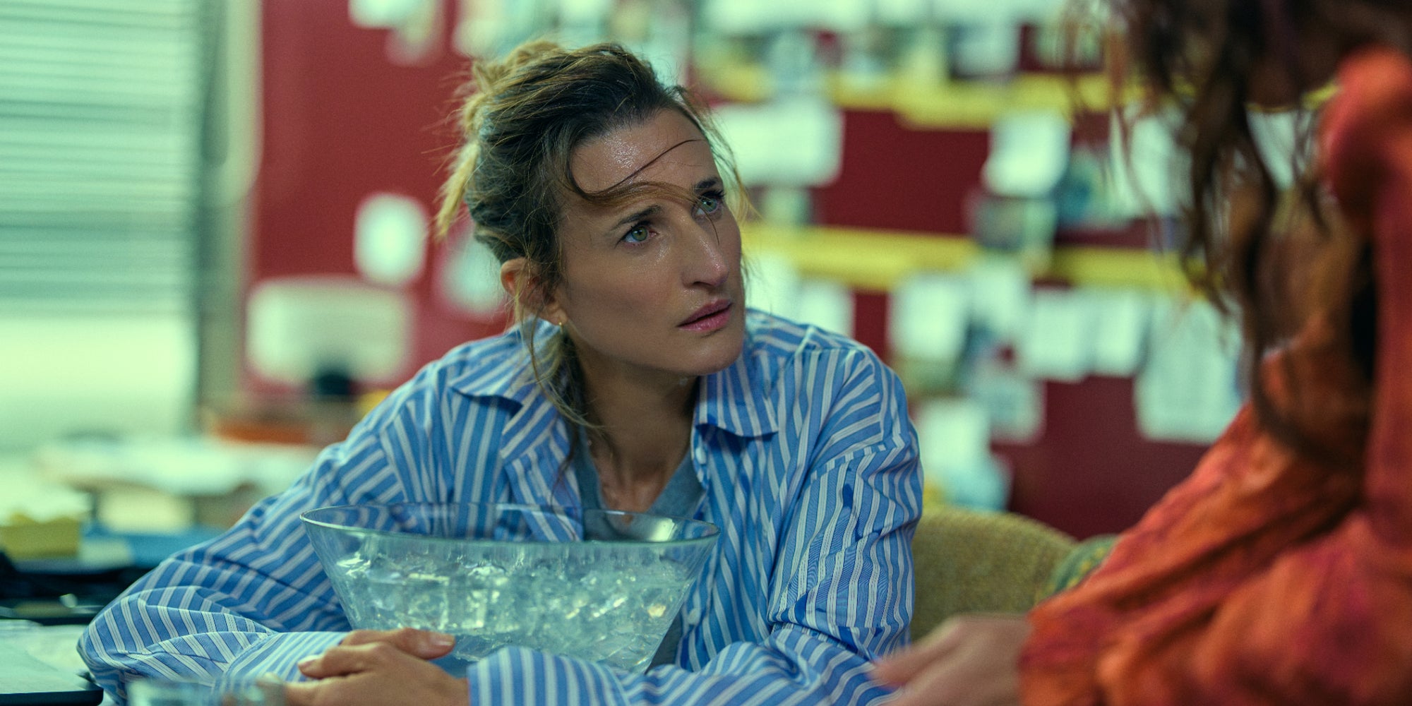 Camille Cottin dans "Dix pour cent, le film" sur Netflix.