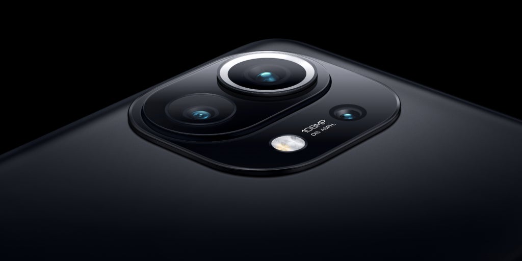 Le Mi 11 a déjà innové avec son bloc photo, joliment arrondi...