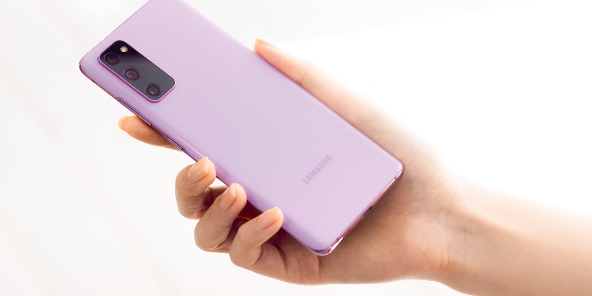 Le Samsung Glaxy S20 (ici en version FE) voit déjà son successeur, le Galaxy S21, pointer le bout de son écran tactile