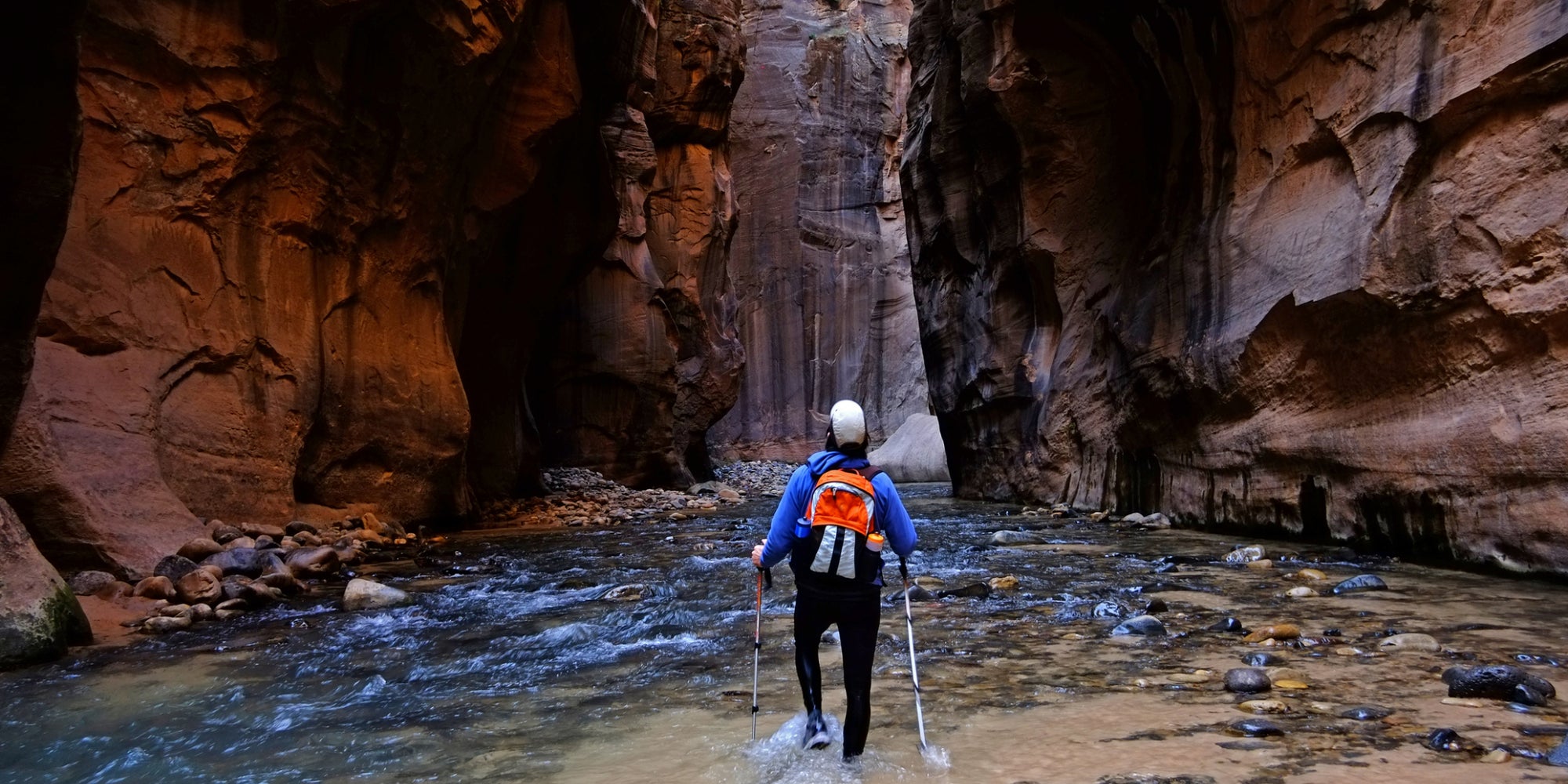Grâce à la fonctionnalité SOS d'urgence de l'iPhone 14, trois étudiants ont pu être sauvés de leur escapade canyoning qui a viré au cauchemar.
