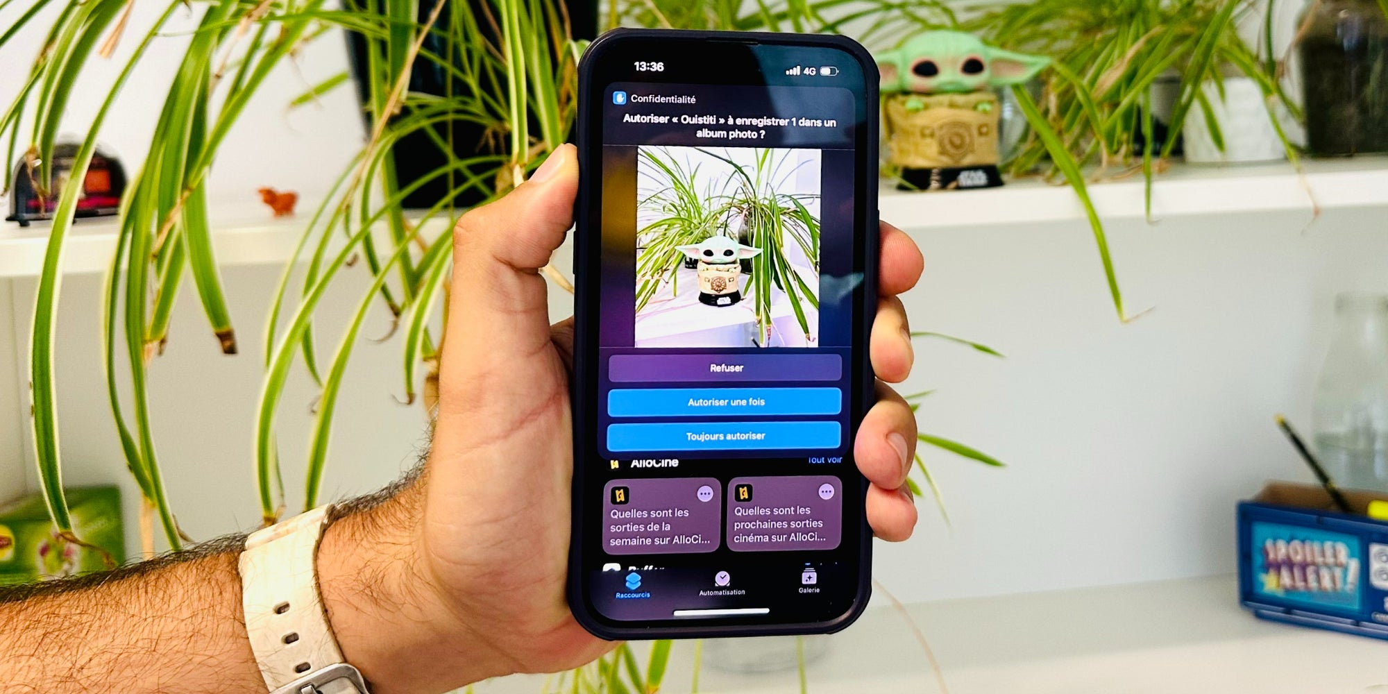 On vous explique comment prendre une photo avec Siri.