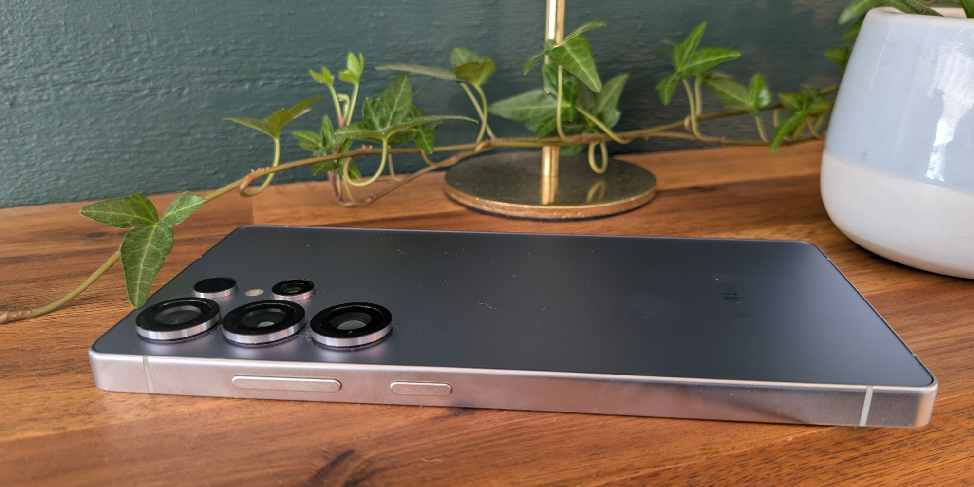 Le Samsung Galaxy S26 Ultra pourrait avoir un écran bien différent du S25 Ultra (photo)