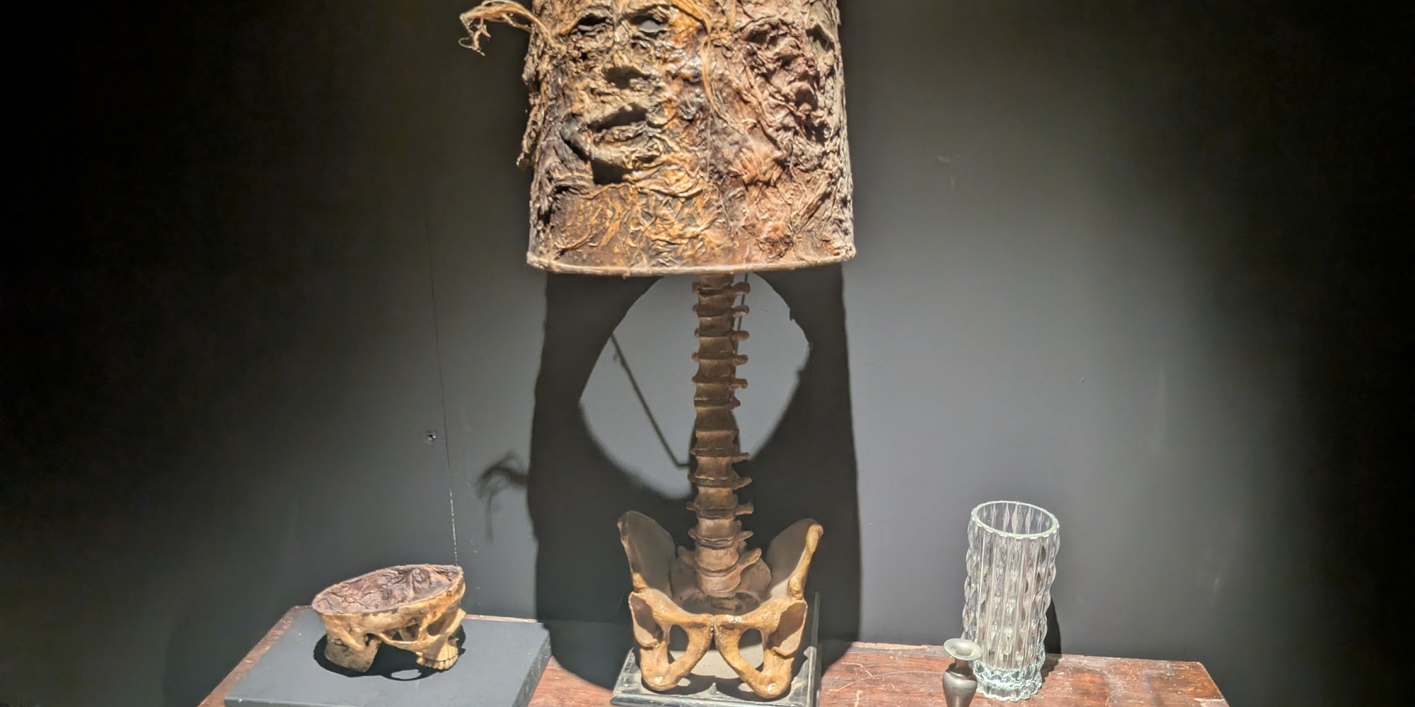 Entre les lampes d'Ed Gein et autres reconstitutions, l'exposition Serial Killer nous plonge au cœur de l'horreur.