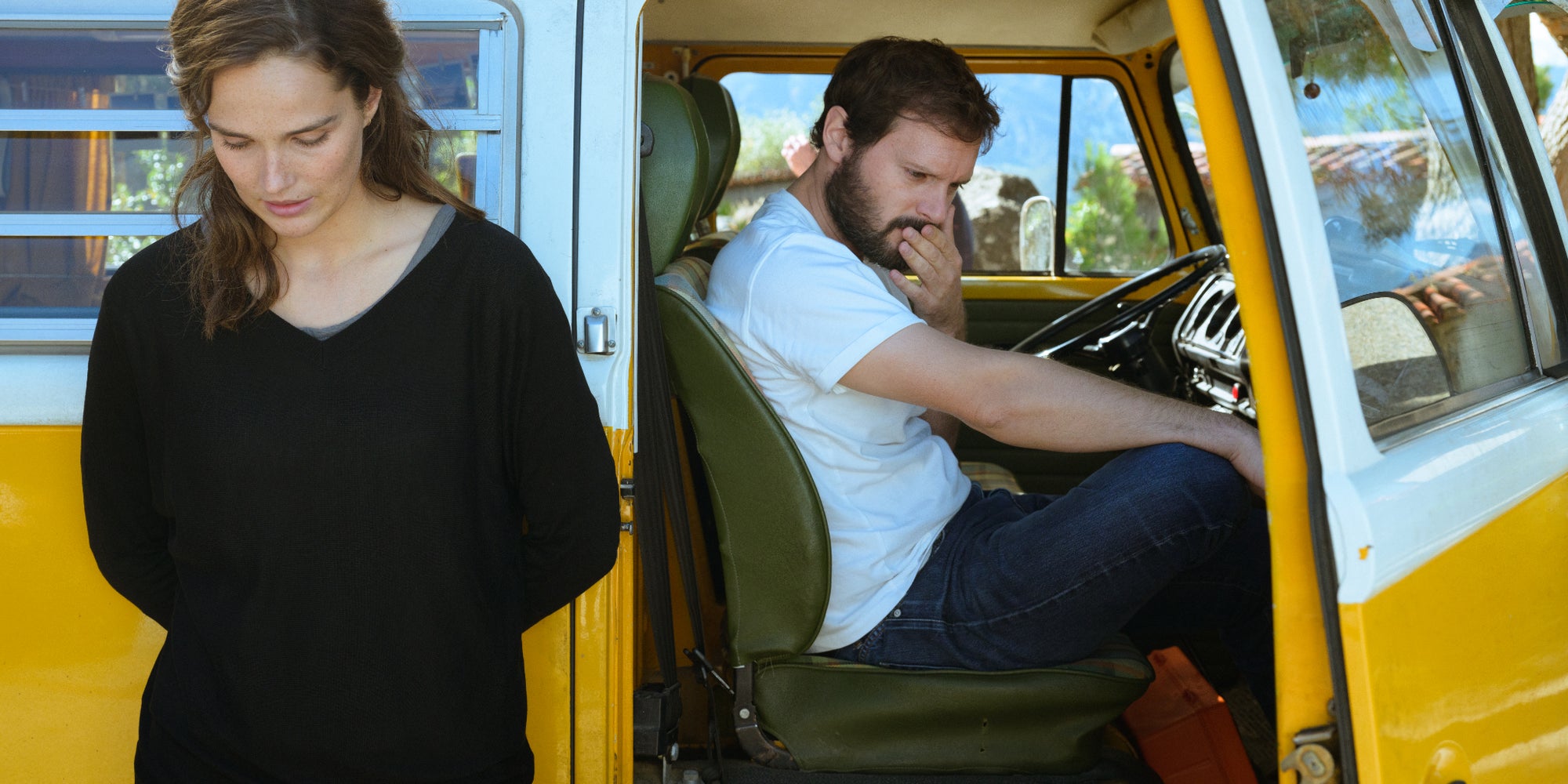 Découvrez l'adaptation du roman "Tout le bleu du ciel" de Mélissa Da Costa avec Hugo Becker et Camille Lou sur TF1 et Netflix dès ce 27 janvier. 