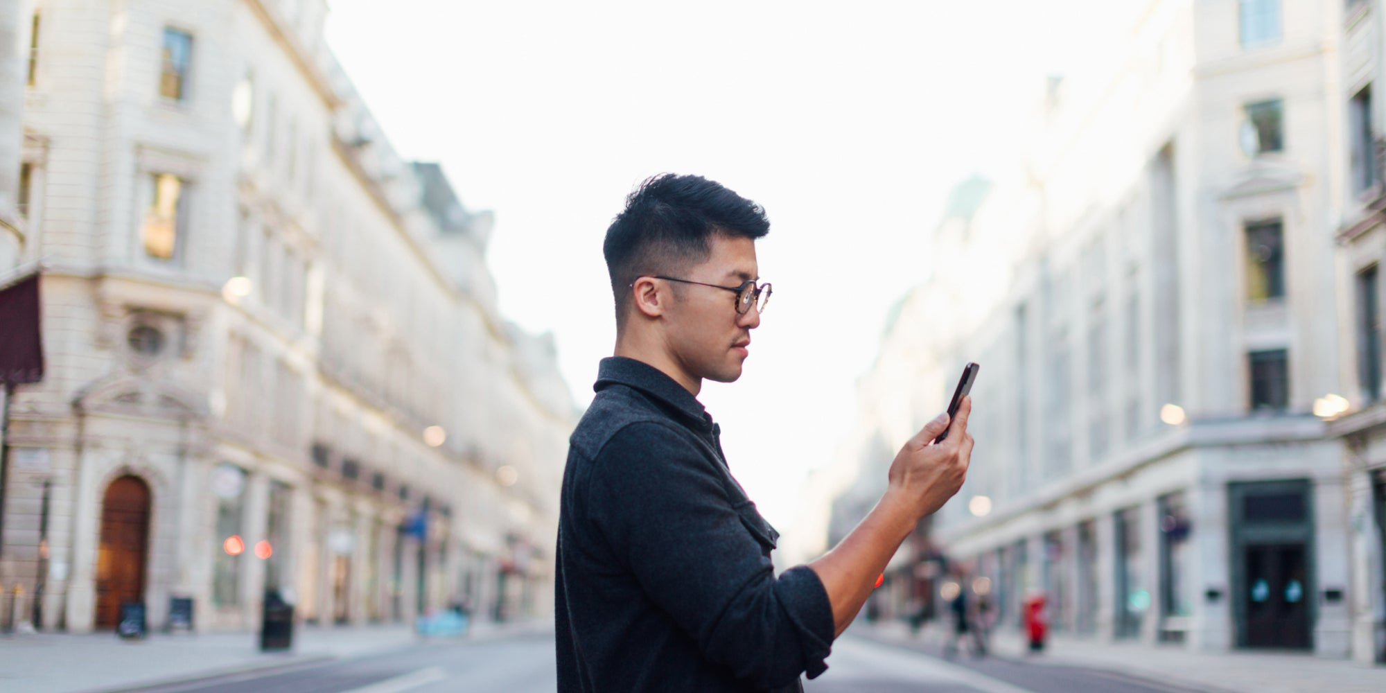 Pourriez-vous ne plus utiliser votre smartphone dans la rue ?