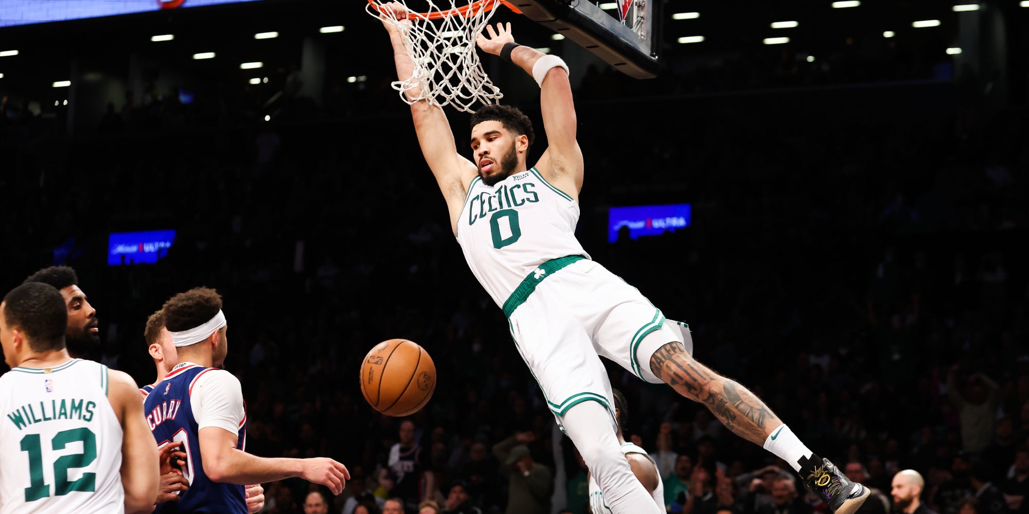 Jayson Tatum a mené les Boston Celtics à la victoire face aux Brooklyn Nets, durant le Game 4 du premier tour des Playoffs NBA, à Brooklyn, le 25 avril 2022.